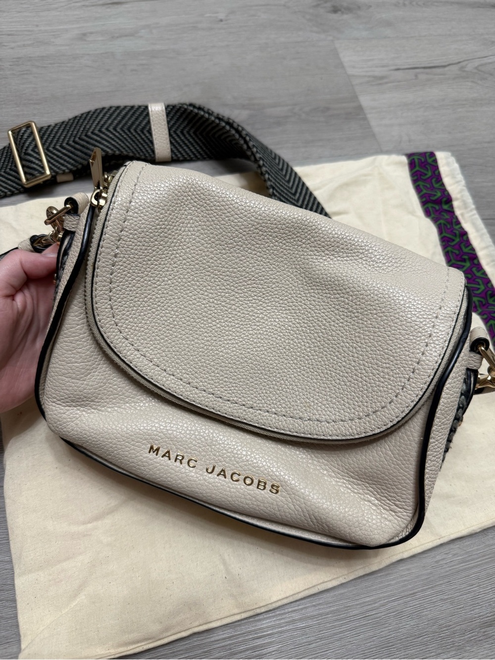 Marc Jacobs Pebbled Leather Crossbody in Cream with Gold Hardware - Original